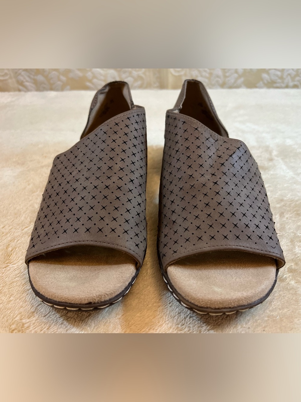 SOUL Naturalizer Brown Cutout Open-Toe Flats Size 6.5 - Picture 5 of 6